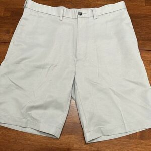 Roundtree & Yorke Mens Size 34  Flat‎ Front Dress Khaki Shorts Golf Work School